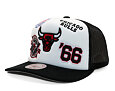 Kšiltovka Mitchell & Ness - Gridlock Trucker - Chicago Bulls - White