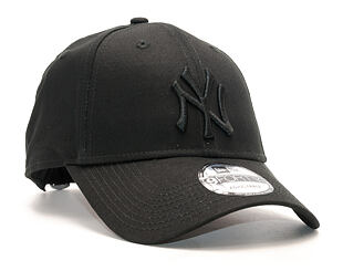 New Era League Essential New York Yankees 9FORTY Black/Black Strapback Cap