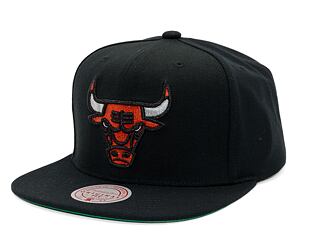 Kšiltovka Mitchell & Ness - Shine On Snapback - Chicago Bulls - Black