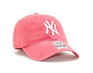 '47 Brand New York Yankees Clean Up Berry Strapback Cap
