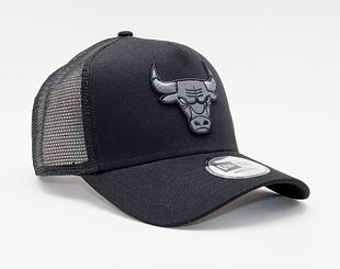 New Era 9FORTY Trucker NBA Black on Black Team Logo Chicago Bulls Cap