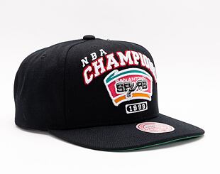 Mitchell & Ness NBA CHAMPS SNAPBACK HWC San Antonio Spurs Black Cap