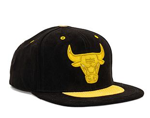Kšiltovka Mitchell & Ness - Day 5 Snapback - Chicago Bulls - Black-Yellow