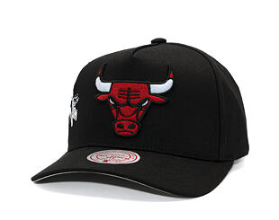 Cap Mitchell & Ness  - NBA Born To Win - Pro Pinch Snapback - Chicago Bulls - Black