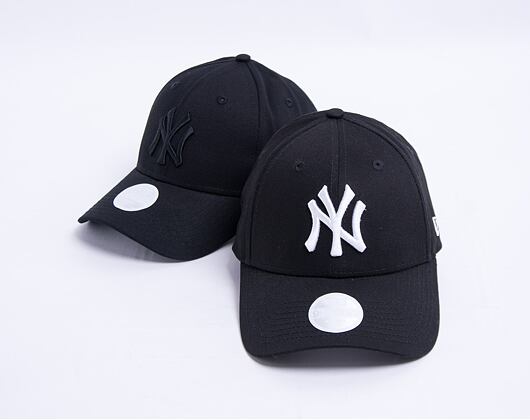 New Era 9FORTY Womens MLB Essential New York Yankees Strapback Black / Optic White Womens Cap