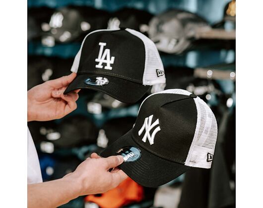 New Era 9FORTY Clean Trucker Los Angeles Dodgers Snapback Black / Optic White Cap