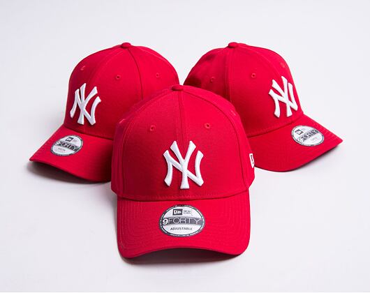 New Era 9FORTY MLB League Basic New York Yankees Strapback Scarlet / White Cap
