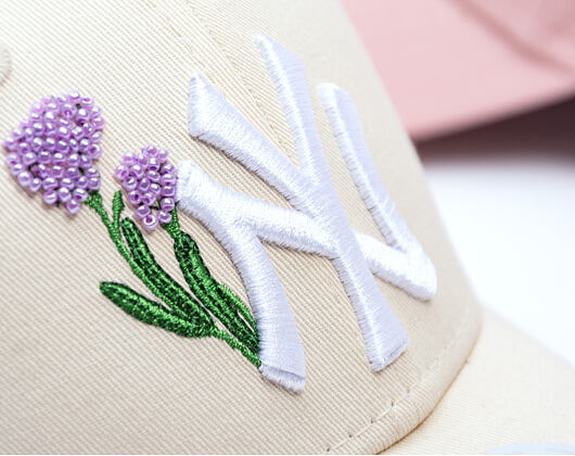 Dámská Kšiltovka New Era - MLB Beaded 9FORTY - NY Yankees - Cream
