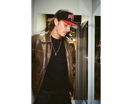 Cap Mitchell & Ness - NBA Team Arch Snapback - Toronto Raptors - Black / Red