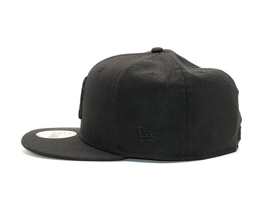 New Era 59FIFTY Black On Black New York Yankees Fitted Black Cap