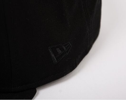 New Era 9FIFTY NFL Black on Black Las Vegas Raiders Snapback Cap