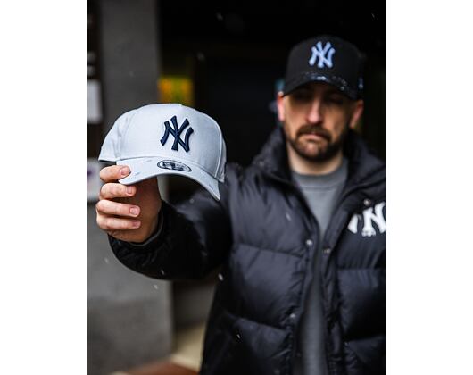 Kšiltovka New Era - MLB Essential 9FORTY A-Frame - NY Yankees - Pastel Blue / Navy