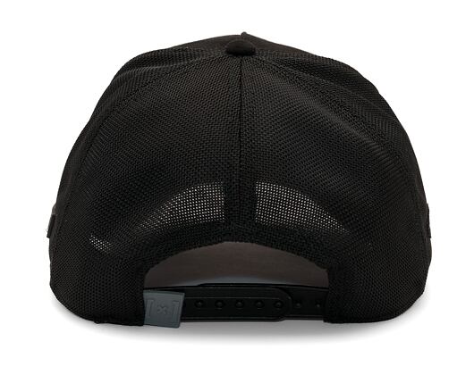 Kšiltovka Capslab - Trucker DC Comics - Dark Knight - Blackout