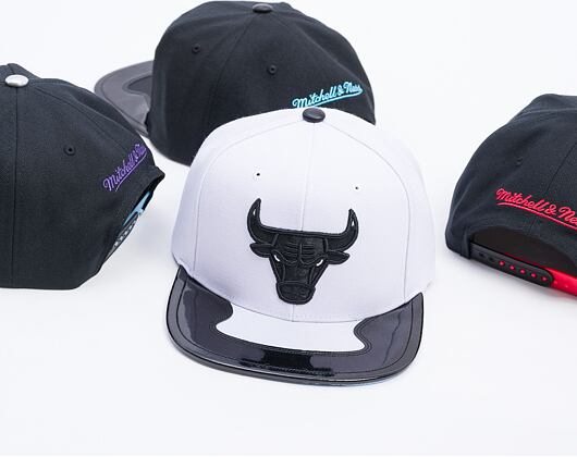 Kšiltovka Mitchell & Ness - Chicago Bulls - Day 11 Snapback - White