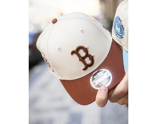 Kšiltovka New Era - MLB WS Patch Retro 9FORTY M-CROWN - Boston Red Sox - Cream / Auburn