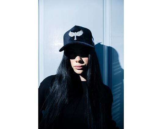 Kšiltovka Reflection Luxury Velvet Rhinostones Black / White