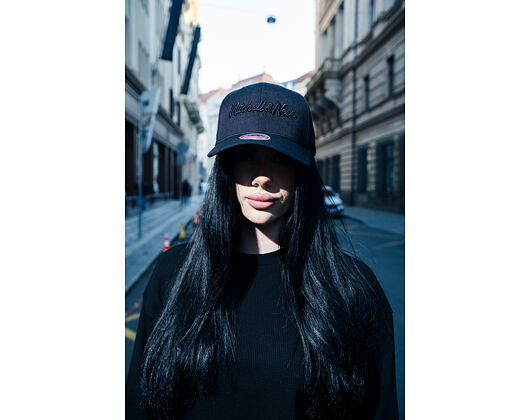 Mitchell & Ness Pinscript Redline Snapback Branded Black / Black Cap