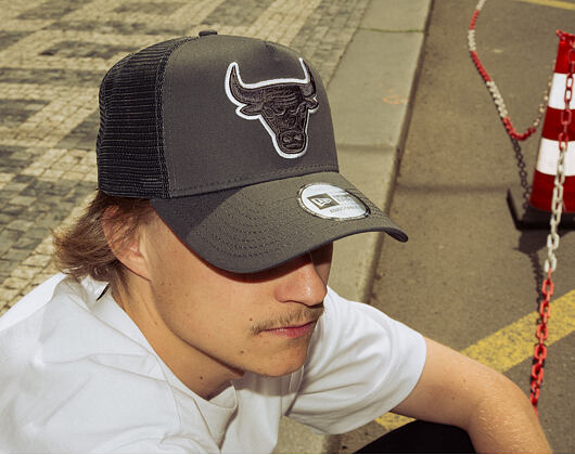 Cap New Era - NBA Outline 9FORTY A-Frame Trucker - Chicago Bulls - Steel / White