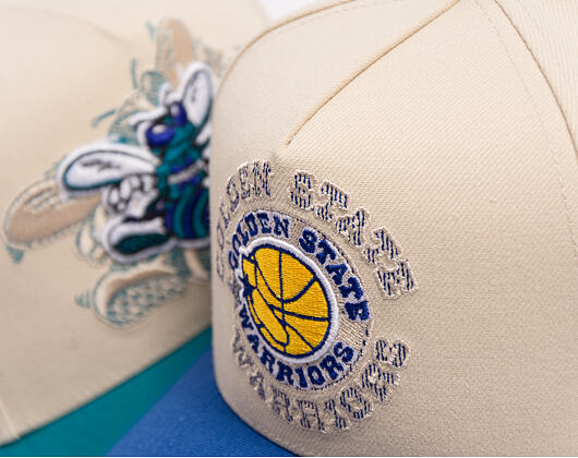 Cap Mitchell & Ness - Off Tilted Hwc - NBA - Golden State Warriors - Off White