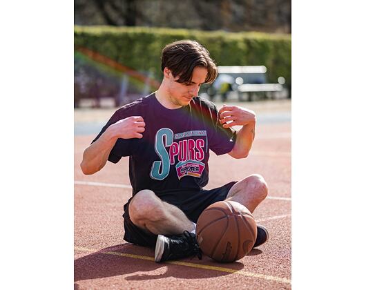 Mitchell & Ness San Antonio Spurs Centre Circle SSTEINTL930 Washed Black T-Shirt