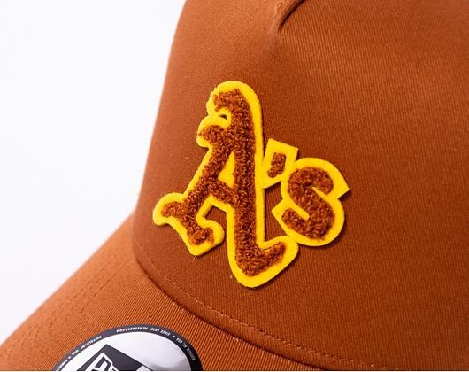 Kšiltovka New Era 9FORTY A-Frame Trucker MLB Boucle Oakland Athletics Caramel Brown / Caramel Brown 