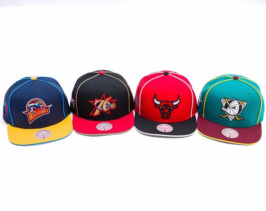 Kšiltovka Mitchell & Ness - Chicago Bulls - Pipe Snapback - Red