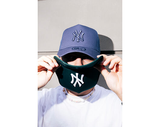 Kšiltovka New Era - MLB League Essential 9FORTY Trucker - NY Yankees - Dark Green / White
