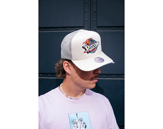 Kšiltovka Mitchell & Ness - Detroit Pistons - Evergreen Trucker Hwc - Off White