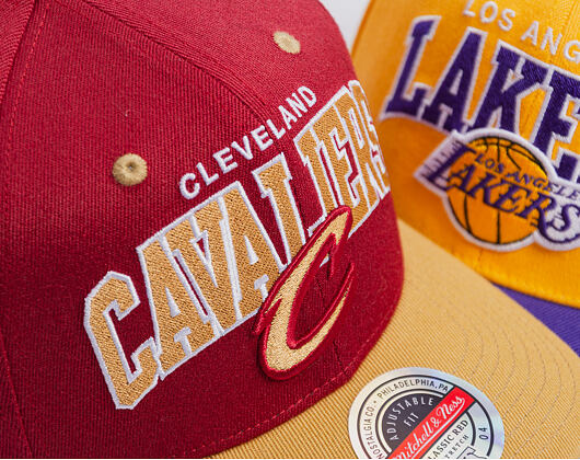 Cap Mitchell & Ness - NBA Team Arch Snapback - Cleveland Cavaliers - Dark Red / Gold