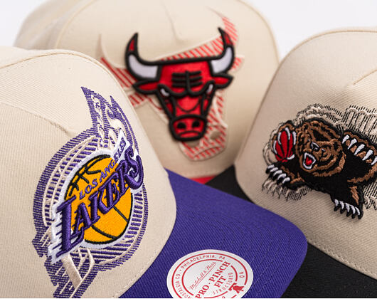 Cap Mitchell & Ness - Off Tilted - NBA - Los Angeles Lakers - Off White