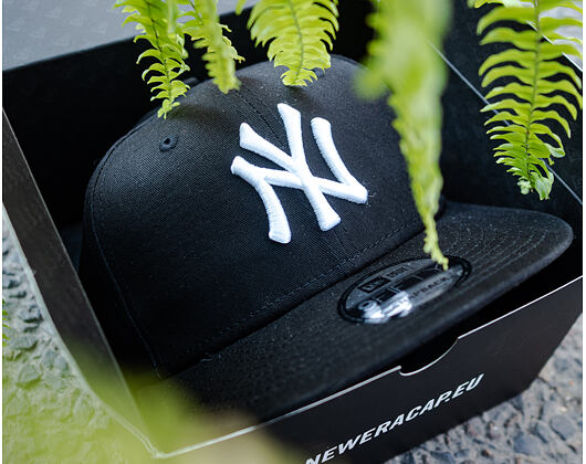 New Era 9FIFTY MLB New York Yankees Snapback Black / Optic White Cap