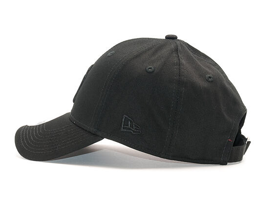 New Era League Essential New York Yankees 9FORTY Black/Black Strapback Cap