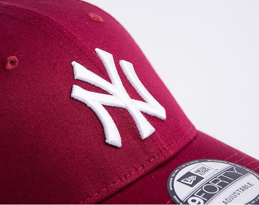 New Era League Essential New York Yankees 9FORTY Cardinal/White Strapback Cap