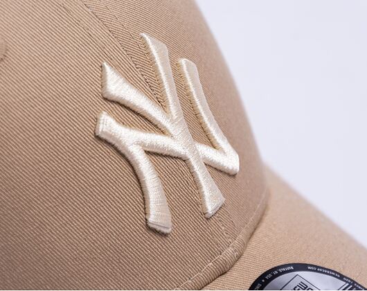 Kšiltovka New Era - MLB Essential 9FORTY - NY Yankees - Camel / Stone