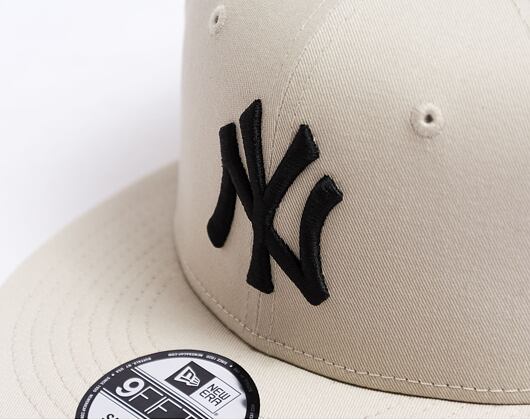Kšiltovka New Era 9FIFTY MLB League Essential New York Yankees - Stone / Black