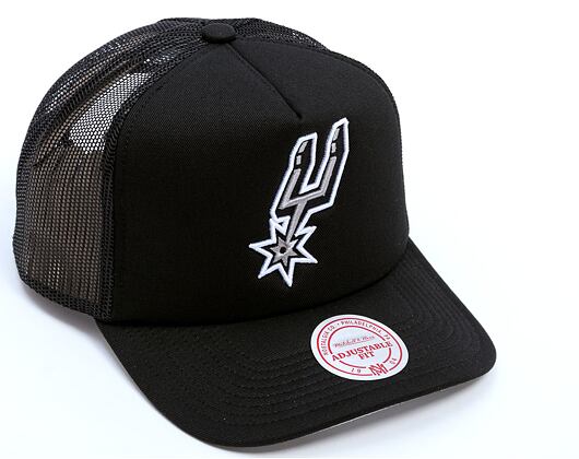 Kšiltovka Mitchell & Ness - San Antonio Spurs - Evergreen Trucker - Black