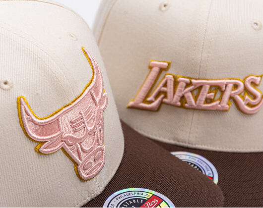 Kšiltovka Mitchell & Ness - Blush Sand Classic Red - Chicago Bulls - Sand/Brown
