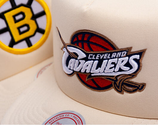 Mitchell & Ness - Evergreen Trucker HWC - NBA - Cleveland Cavaliers - Off White