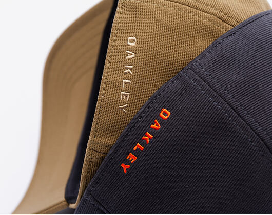 Oakley Cap - Bark Embossed Hat - Pitch Black/Flame Red