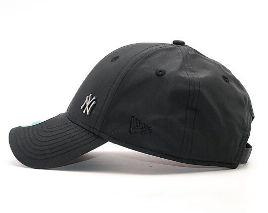 New Era 9FORTY Flawless Logo New York Yankees Black Strapback Cap