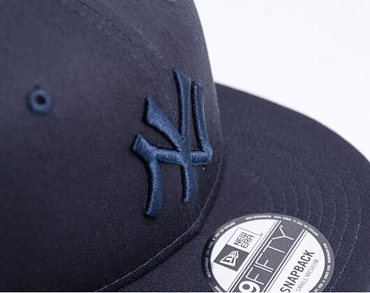 New Era 9FIFTY MLB League Essential New York Yankees Snapback Navy Cap