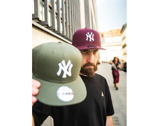 New Era 9FIFTY MLB Color New York Yankees Snapback Maroon Cap