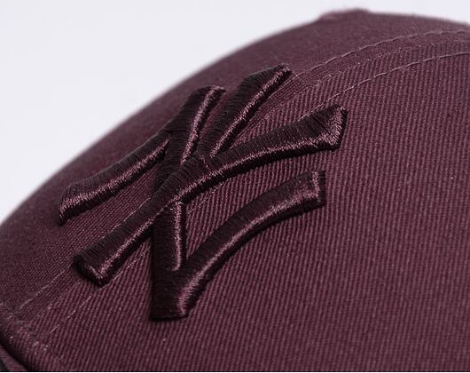 New Era 9FORTY MLB League Essential Snapback New York Yankees Maroon Cap