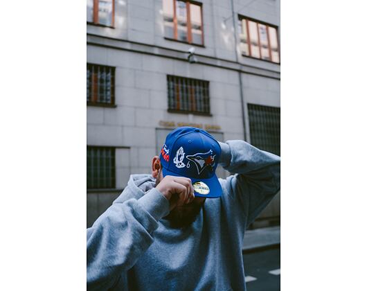 Kšiltovka Adam Wave New Era 59FIFTY MLB Authentic Performance Toronto Blue Jays Fitted Team Color