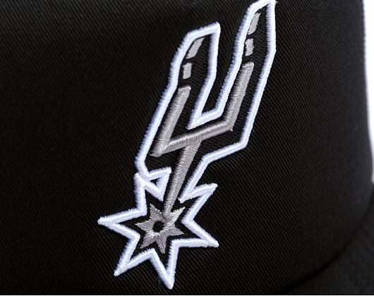 Kšiltovka Mitchell & Ness - San Antonio Spurs - Evergreen Trucker - Black