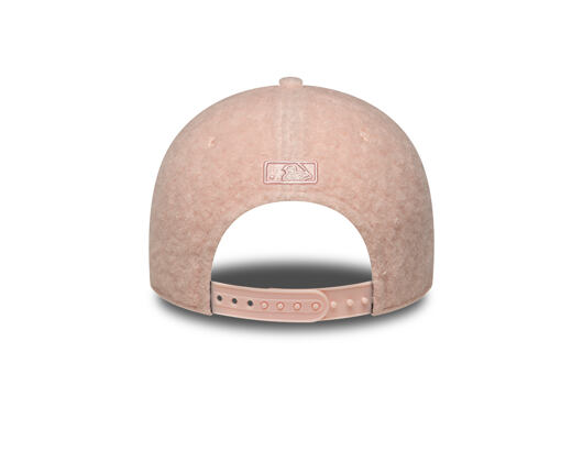 Womens Cap New Era - MLB Winter Borg Teddy 9FORTY M-CROWN - NY Yankees - Blush Pink