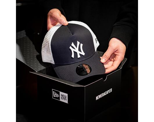 New Era Clean Trucker 2 New York Yankees Snapback Navy / Optic White Cap