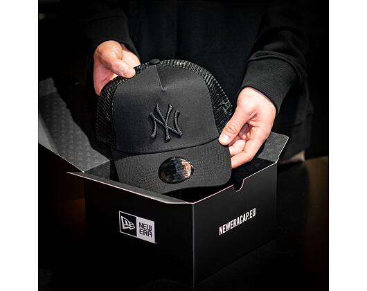 New Era Clean Trucker New York Yankees Snapback Black / Black Cap