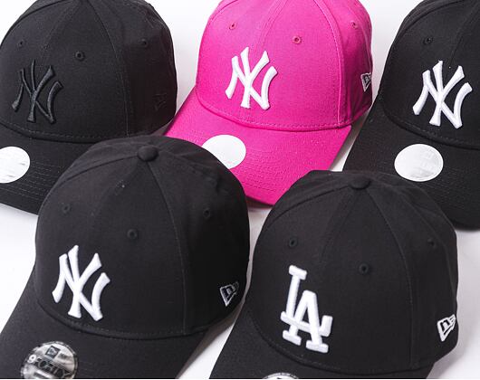 New Era 9FORTY Womens MLB Essential wmns New York Yankees Strapback Black / Black Womens Cap
