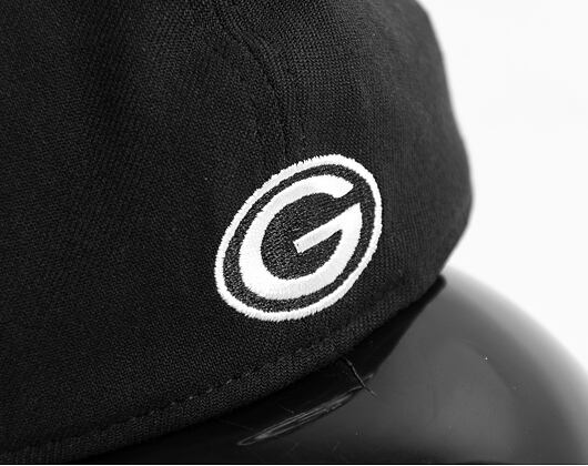 New Era 39THIRTY NFL22 Sideline Green Bay Packers Black / White Cap